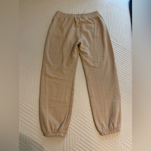 Women’s Nike essential sweatpants - Picture 4 of 7